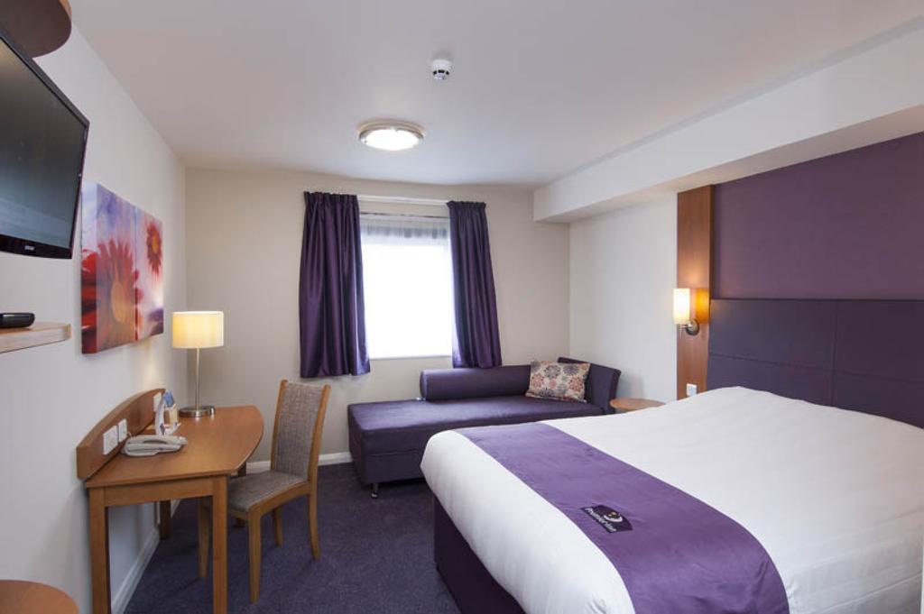 Premier Inn Cardiff Roath Habitación foto