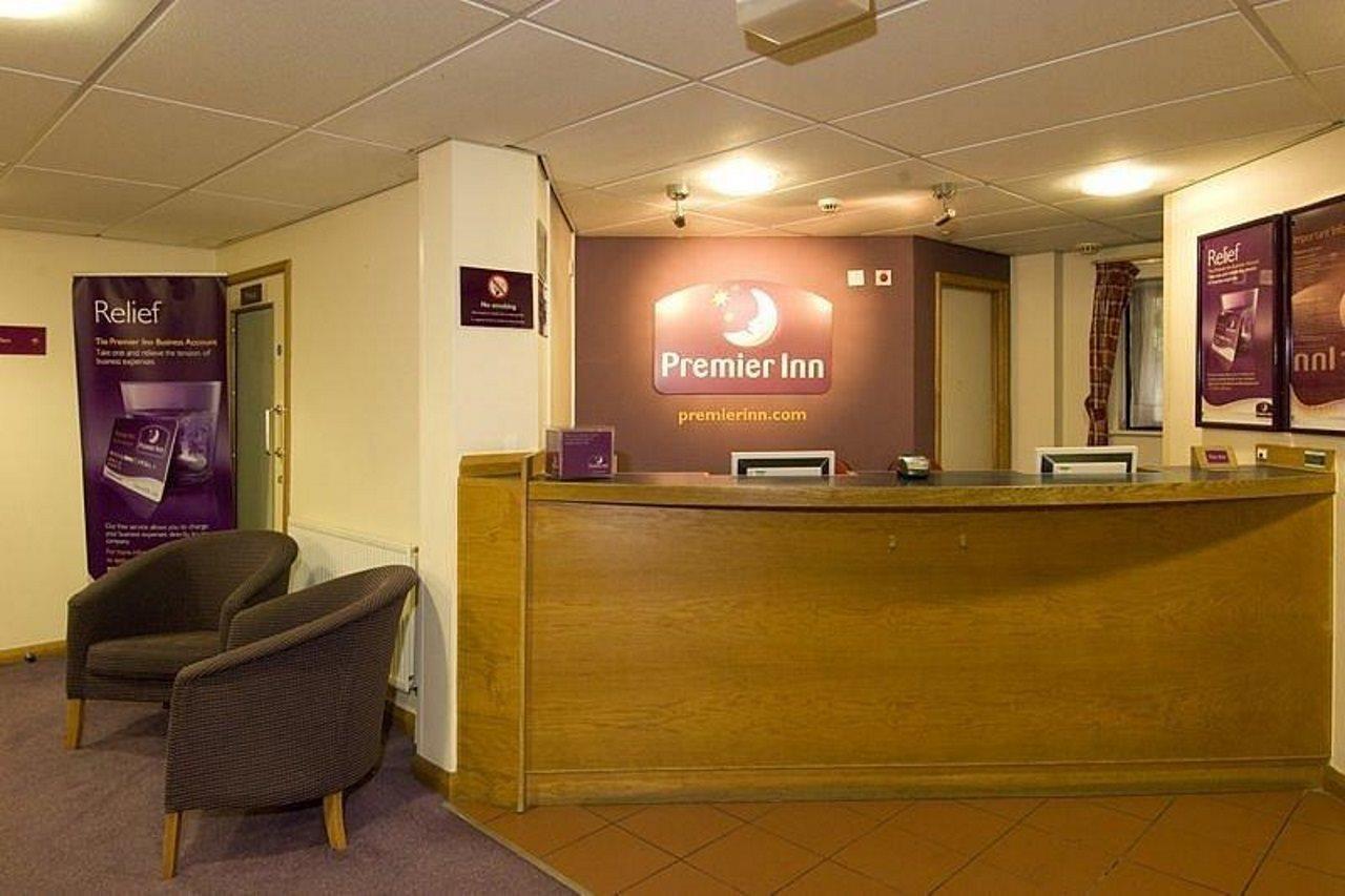 Premier Inn Cardiff Roath Exterior foto